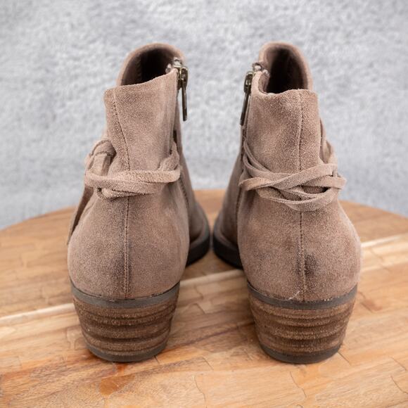 Born Womens Isobelle Boots Size 8.5 Gray Suede Distresed Booties Low Heel Fringe - Picture 5 of 8